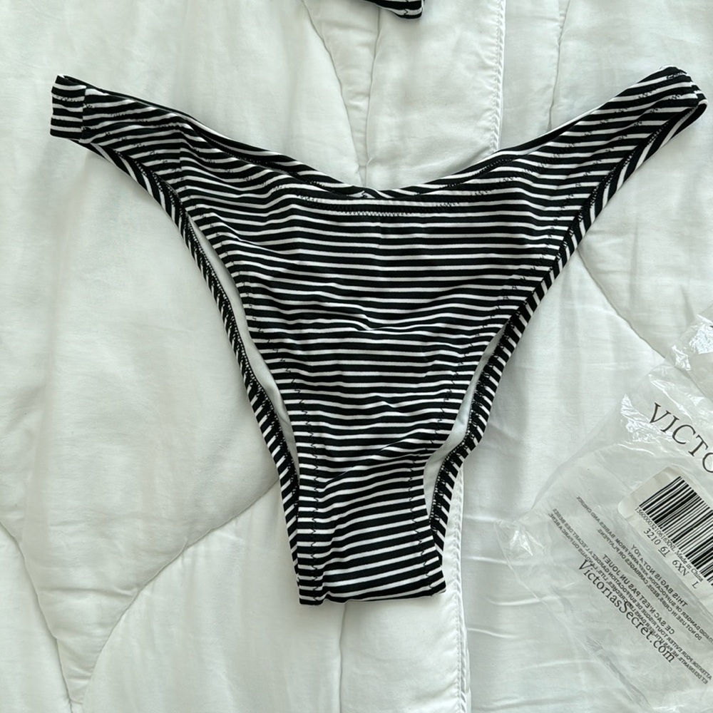 The High-leg Itsy Black/white Stripe (6XN) NWT. Swimsuit Bottom.
